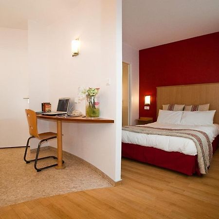 Les Messines Apparthotel Metz Habitación foto