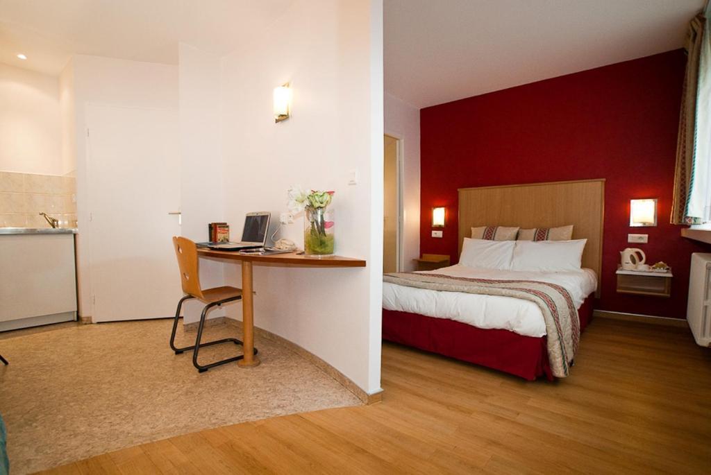 Les Messines Apparthotel Metz Habitación foto