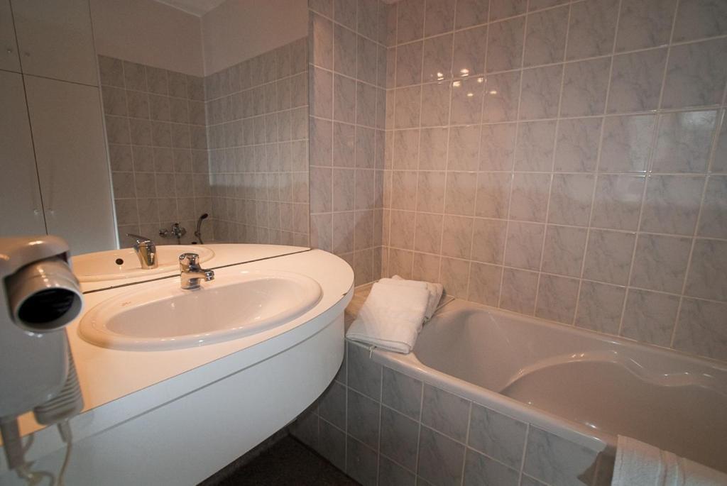 Les Messines Apparthotel Metz Habitación foto